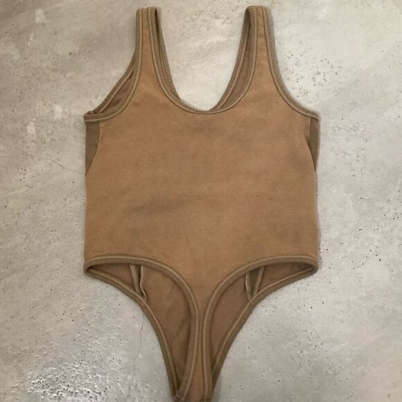Skims Outdoor Basics Bodysuit - Picture 4 of 6